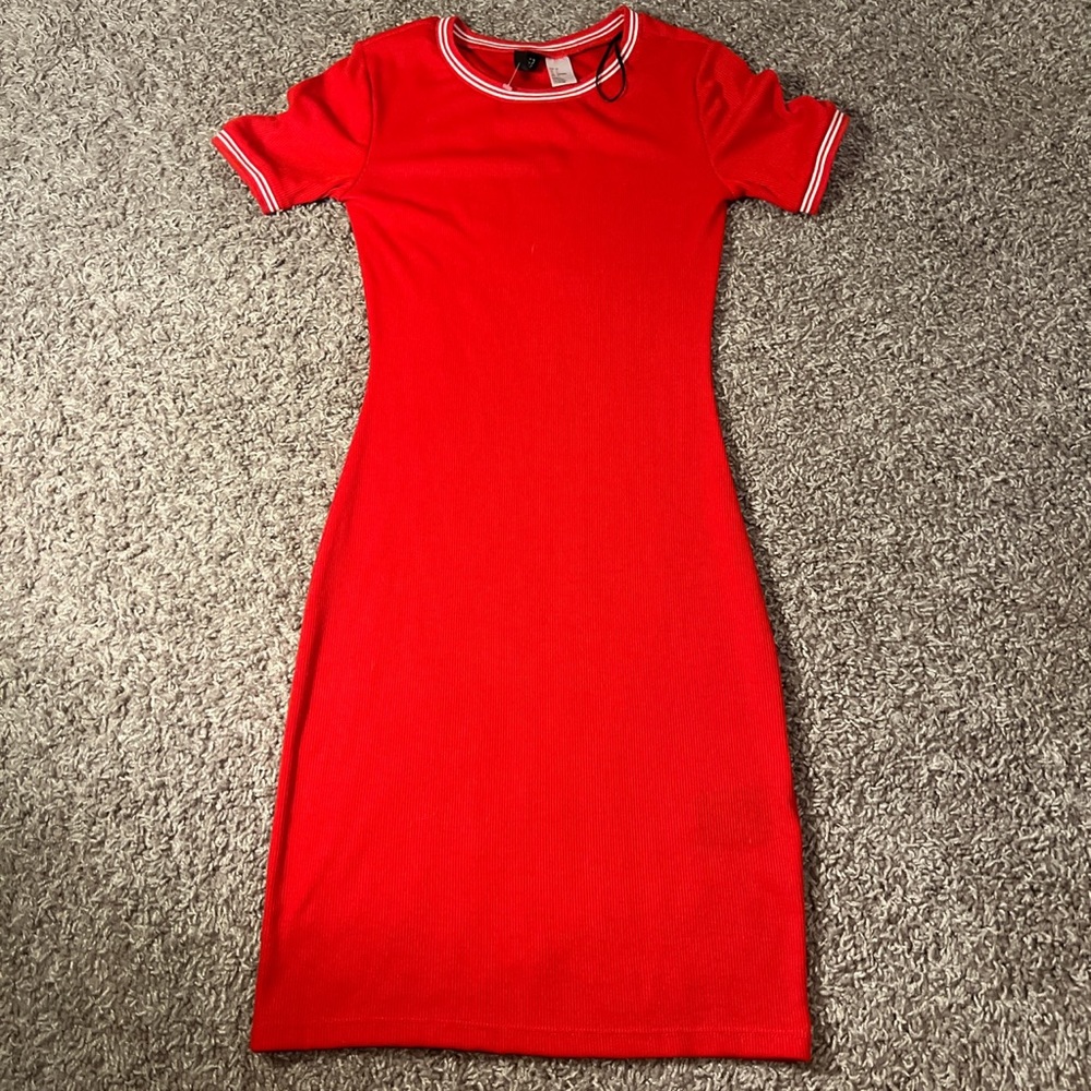 Red H&M bodycon dress